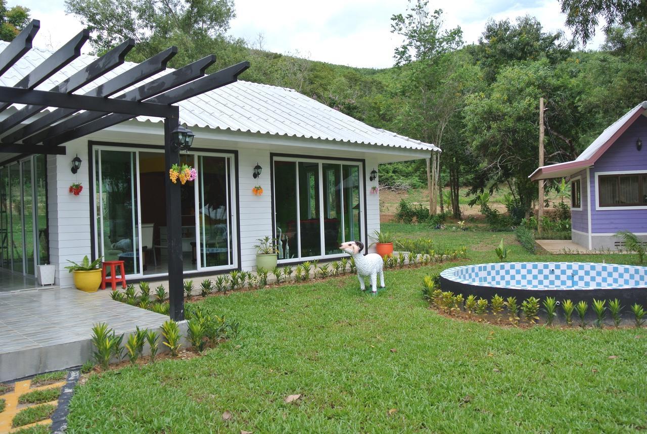 Baanraisooksangchan Kaeng Krachan Exterior photo