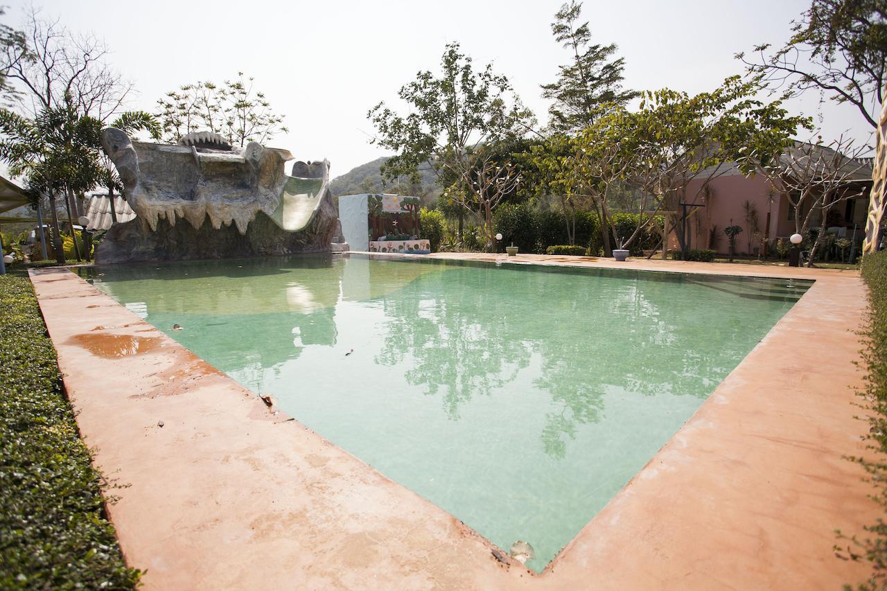Baanraisooksangchan Kaeng Krachan Exterior photo