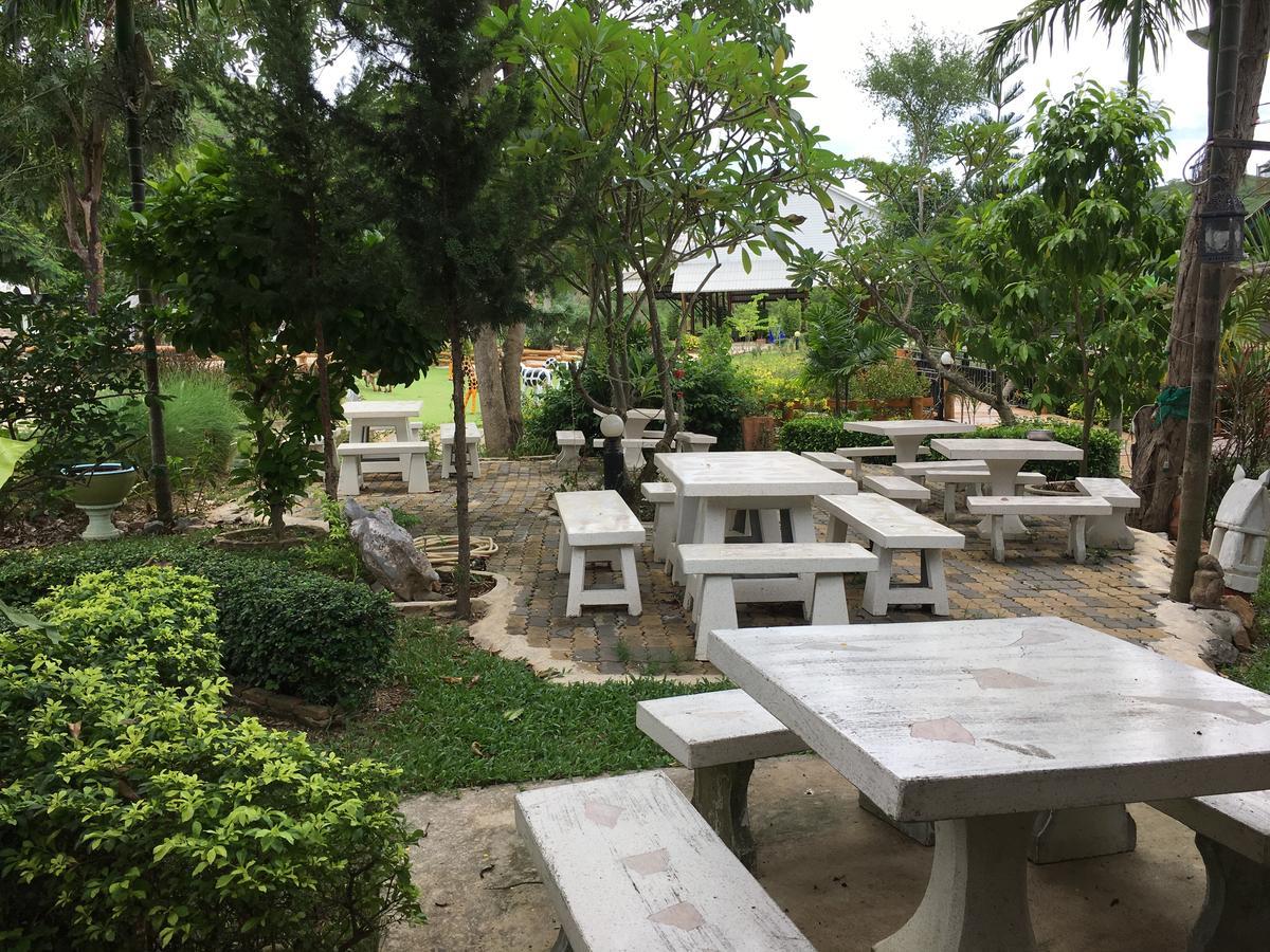Baanraisooksangchan Kaeng Krachan Exterior photo